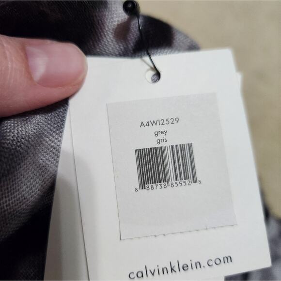 NWT Calvin Klein infinity loop scarf, 100% rayon, gray, black, white - Picture 5 of 6